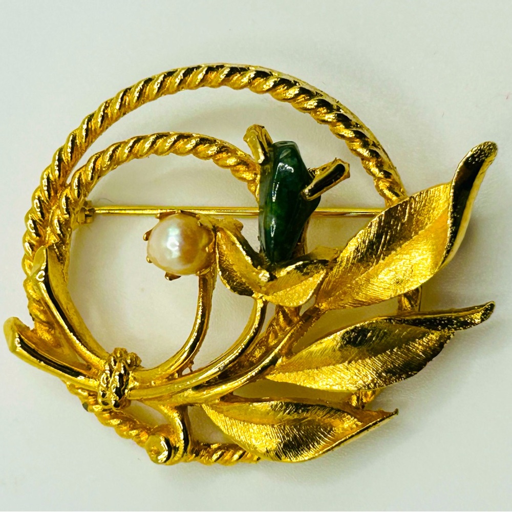 Vintage Sarah Coventry Asian jade & pearl brooch gold tone leaves nature zen